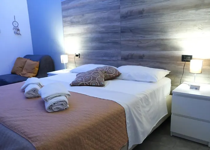 Royalty & Неаполь