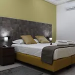 Royalty & Bed & Breakfast